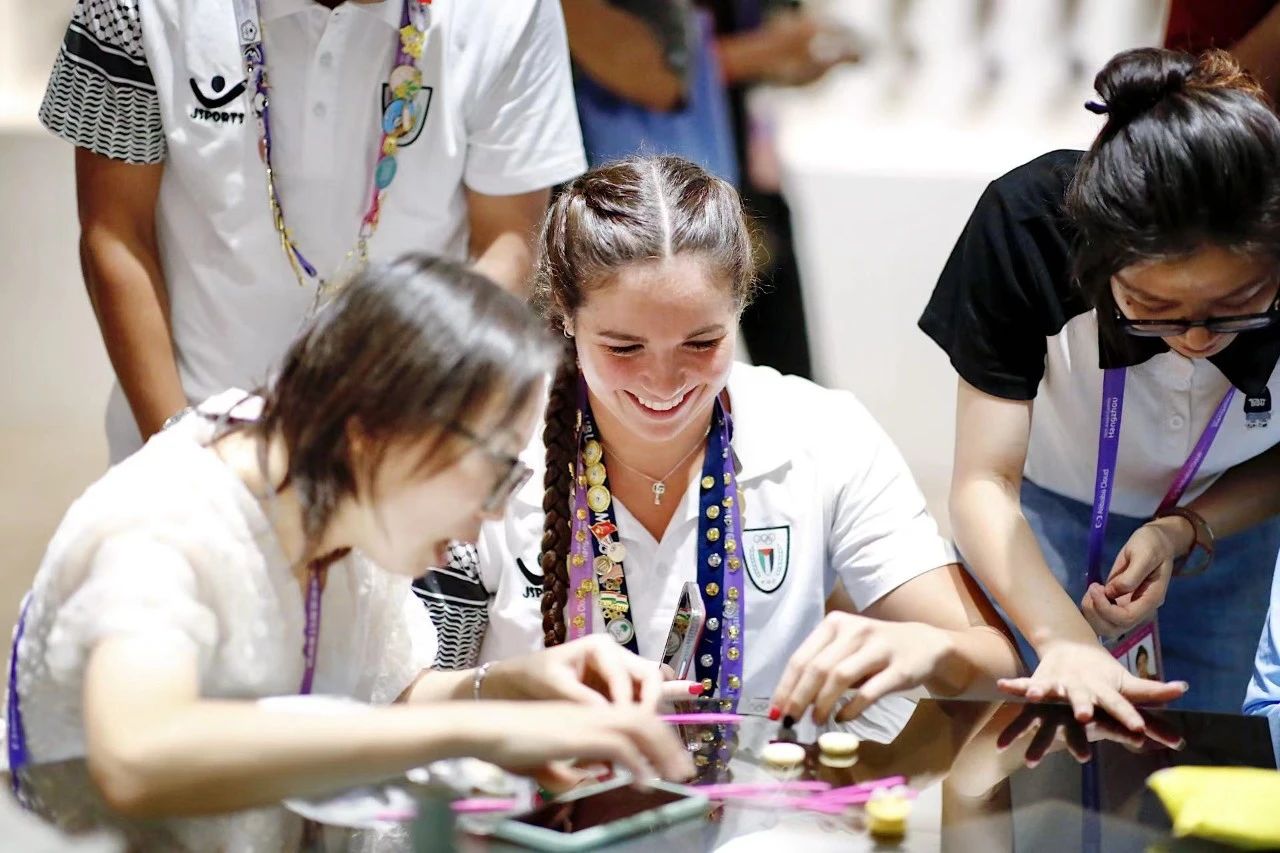 Asian Games lit up by lanterns on Mid-Autumn Festival