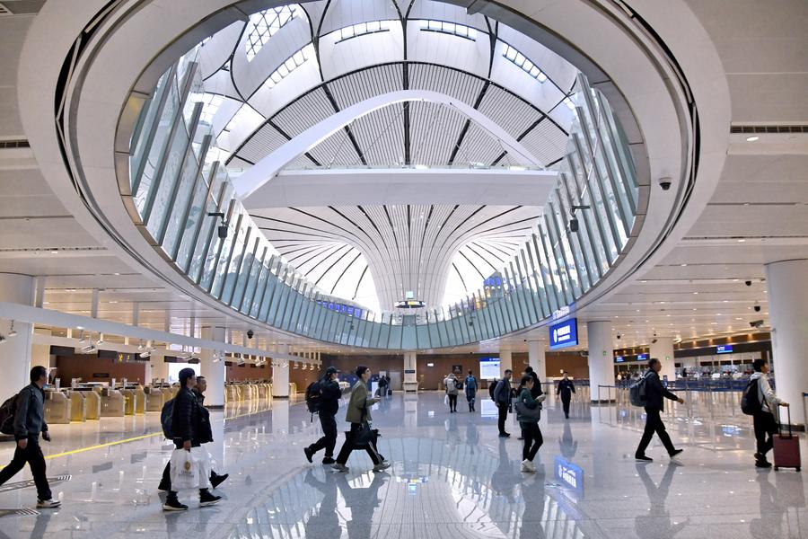 China welcomes influx of Japanese tourists following visa-free policy