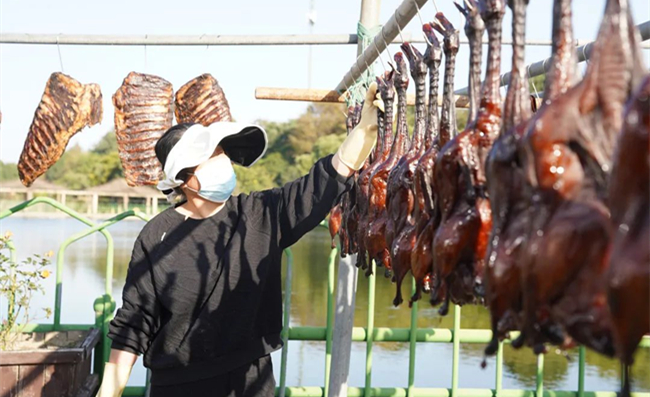 Preserved delicacies ready for Spring Festival