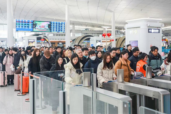 Hangzhou West Station breaks record with over 68,000 passengers
