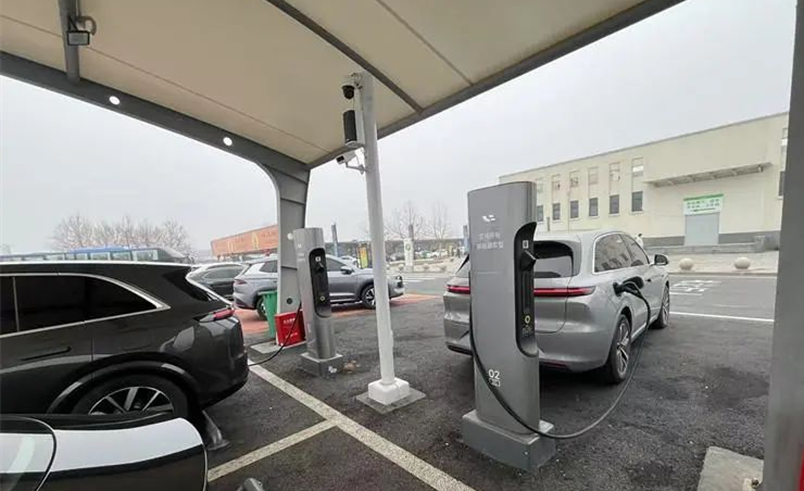 Expanding charging options power NEVs for Spring Festival travel rush