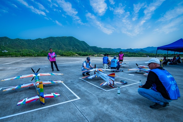 World-class 'ballet in the sky' lands in Jiande