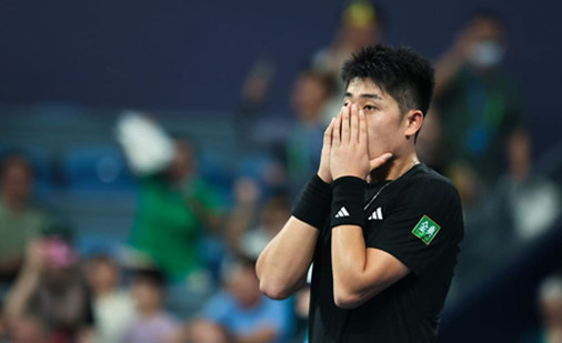 Hometown hero Wu stuns Medvedev to reach Hangzhou Open semifinals