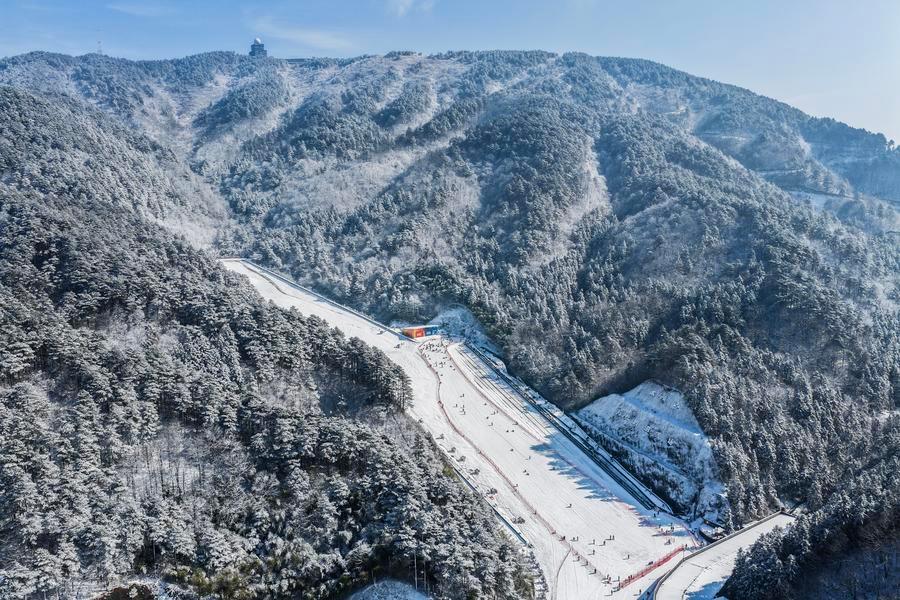 Zhejiang sees boom in winter sports popularity