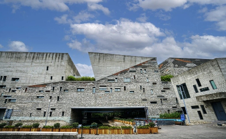 Exhibitions across Zhejiang offer holiday options