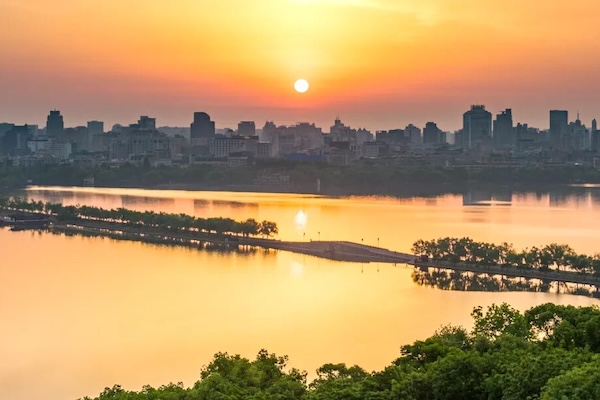 Hangzhou launches one-scan travel system for inbound tourists