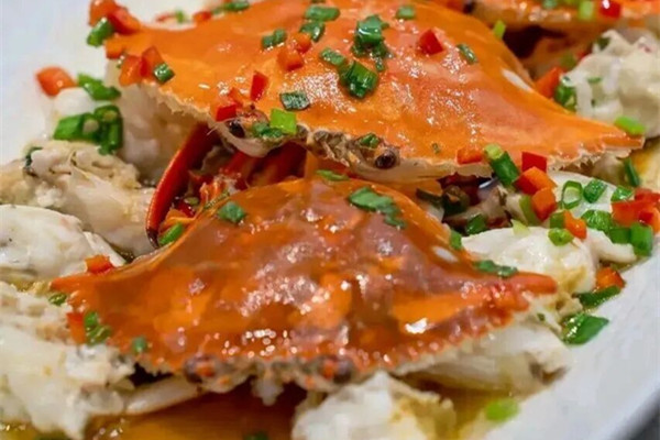 Wild swimming crabs hit Hangzhou markets as fishing season begins