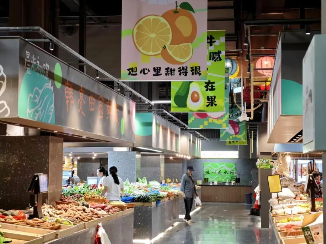 Hangzhou's Tonglu market offers one-stop fresh food and dining experience