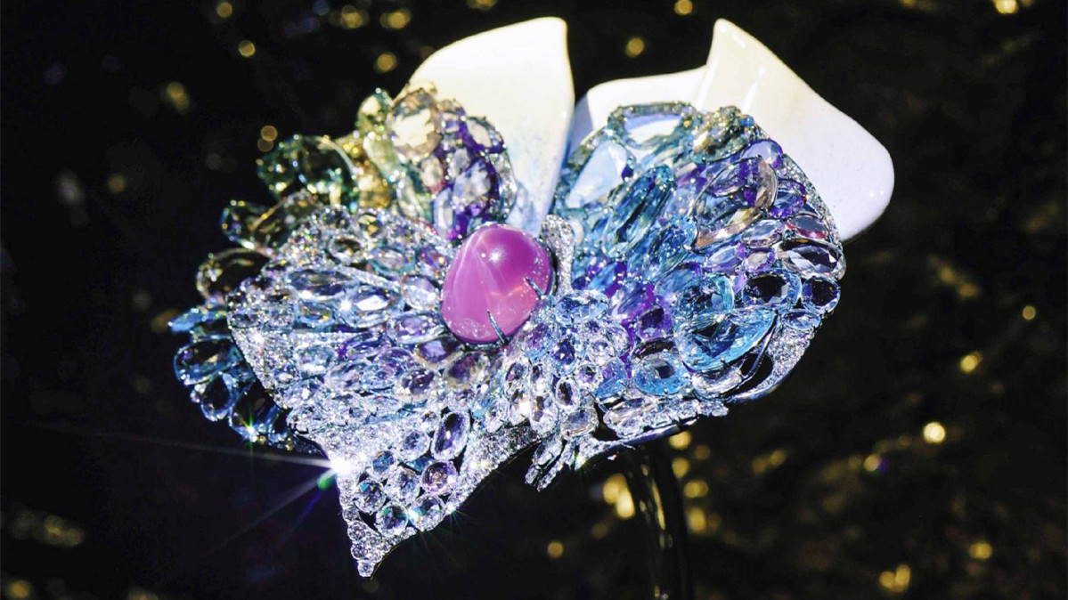 Jewelry artist Feng Ji opens exhibition at Hangzhou's Ma'nao Temple