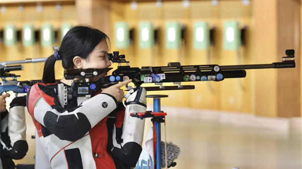Wang Zifei breaks women's 10m air rifle Asian record