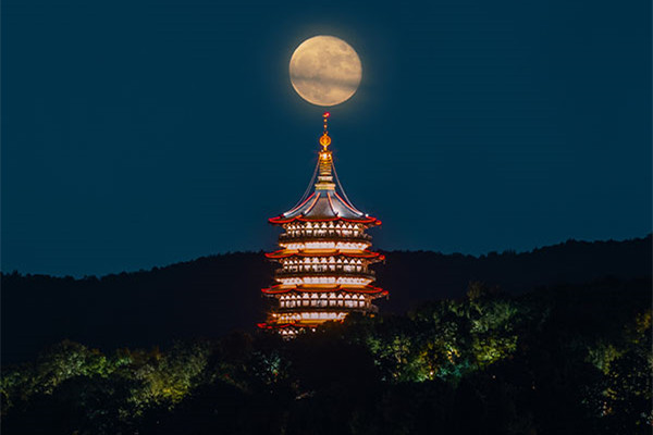 Leifeng Pagoda at West Lake, Hangzhou