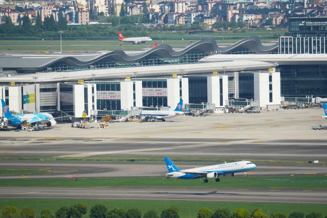Hangzhou airport enters winter flight season with intl capacity up 23.4%