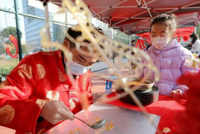 Locals welcome Spring Festival, Asian Games