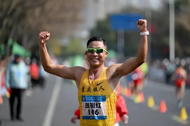 China's He Xianghong breaks men's 35km race walk Asian record