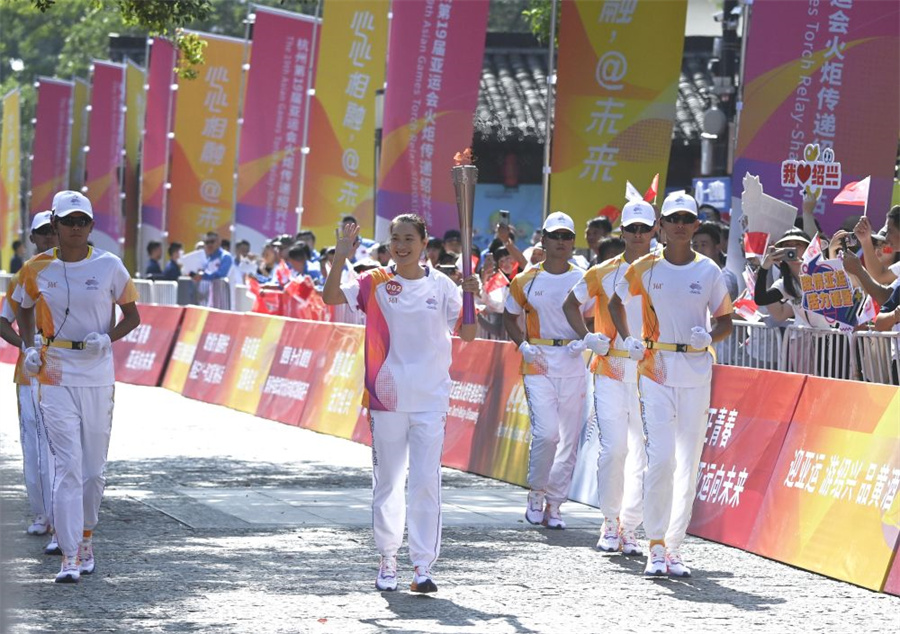 Asian Games torch relay highlights dreams in Shaoxing