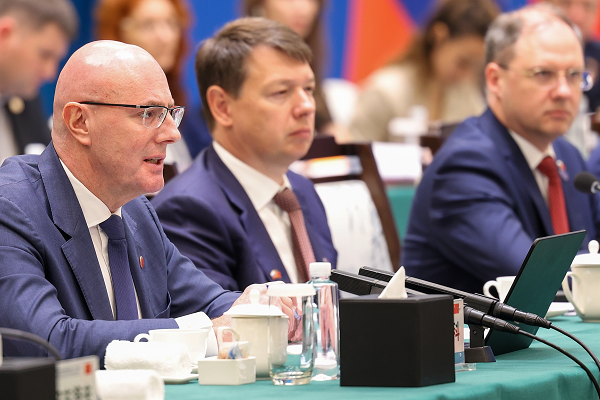 Li stresses importance of Sino-Russian ties