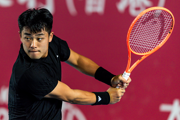 Wu Yibing defeats Marozsan to win season opener at ATP Hong Kong Open