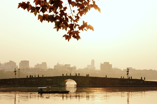 Embracing the art of slow living: A winter morning at West Lake