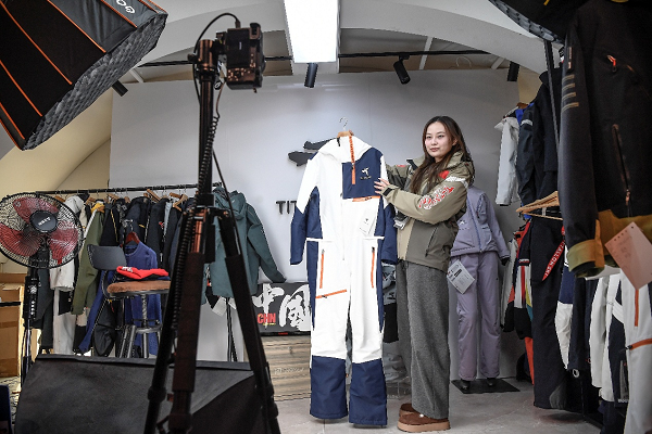Gongshu outdoor clothing manufacturer makes debut in Milan winter Olympics