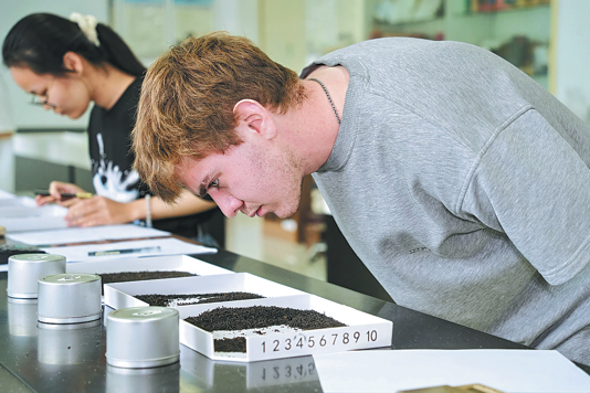 Sip of tea reshapes young Russian's life trajectory